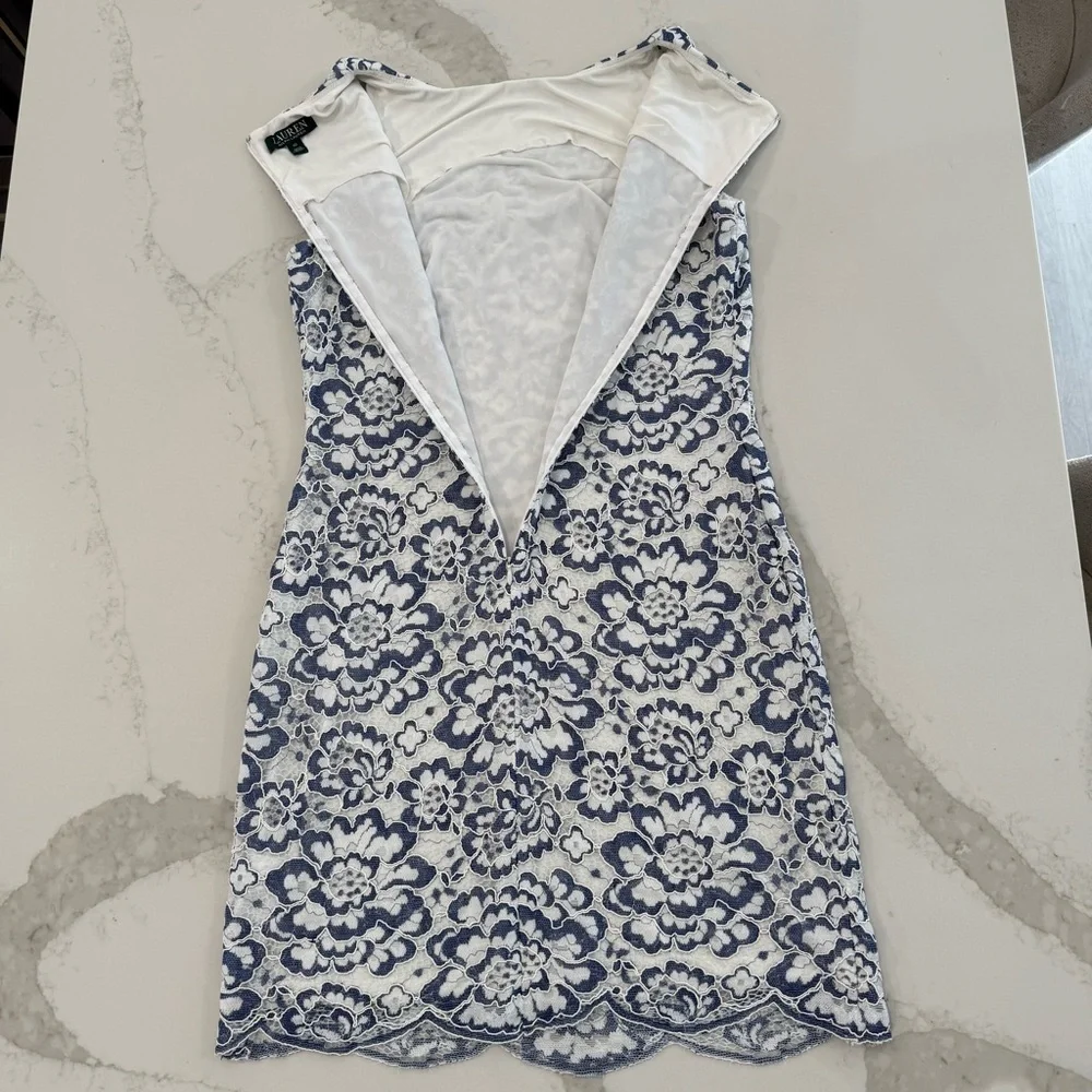 Lauren Ralph Lauren Floral Lace Sheath Dress Women’s 10 Blue/White Scalloped Hem - Picture 9 of 9